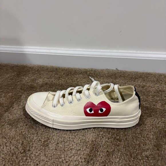 Women’s Converse Chuck Taylor All-Star Comme des Garçons PLAY Sneakers - Picture 3 of 6